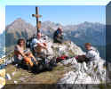 Wildfrauenstein, im Hintergrund groer und kleiner Pyhrgas (130694 Byte)